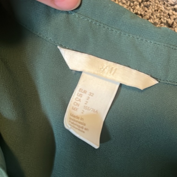 H&M button shirt - Picture 3 of 5